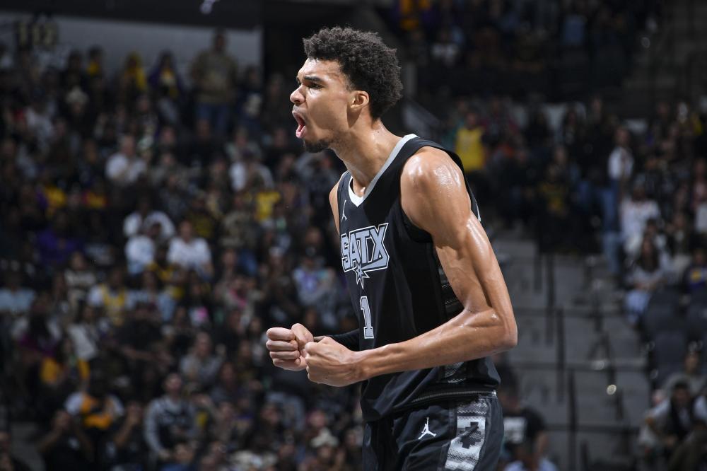 在对手防线 在对手防线