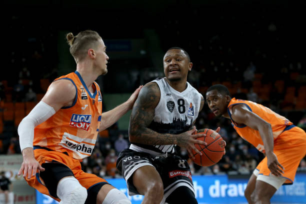 的阵容调整 的阵容调整